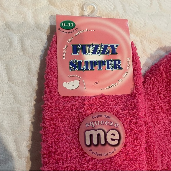 Pink Fuzzy Slipper Socks Women’s Size 4-10 Super Soft Gift Grippy Gift 💕 - Picture 2 of 4